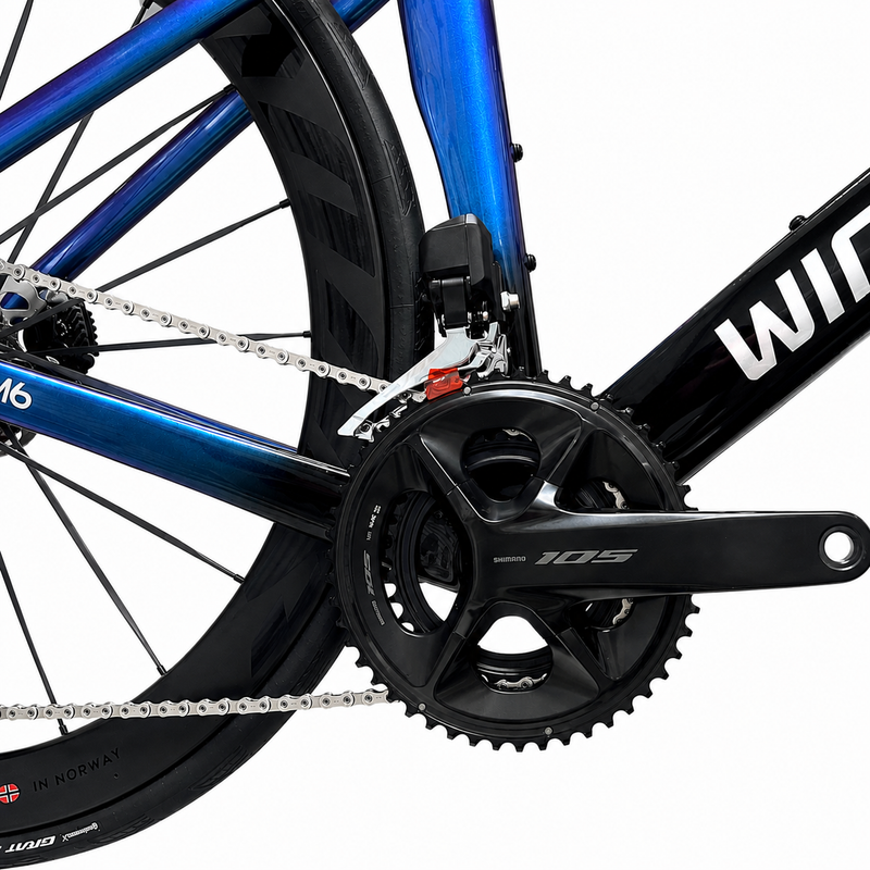 Load image into Gallery viewer, WINSPACE M6 SHIMANO 105 Di2 - CARBON ROAD BIKE - UCI APPROVED
