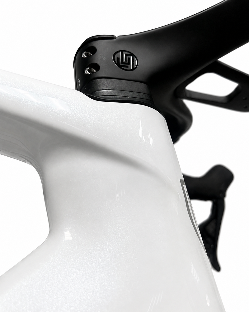 Load image into Gallery viewer, WINSPACE T1600 ULTRA SHIMANO 105 Di2 - CARBON ROAD BIKE - UCI APPROVED
