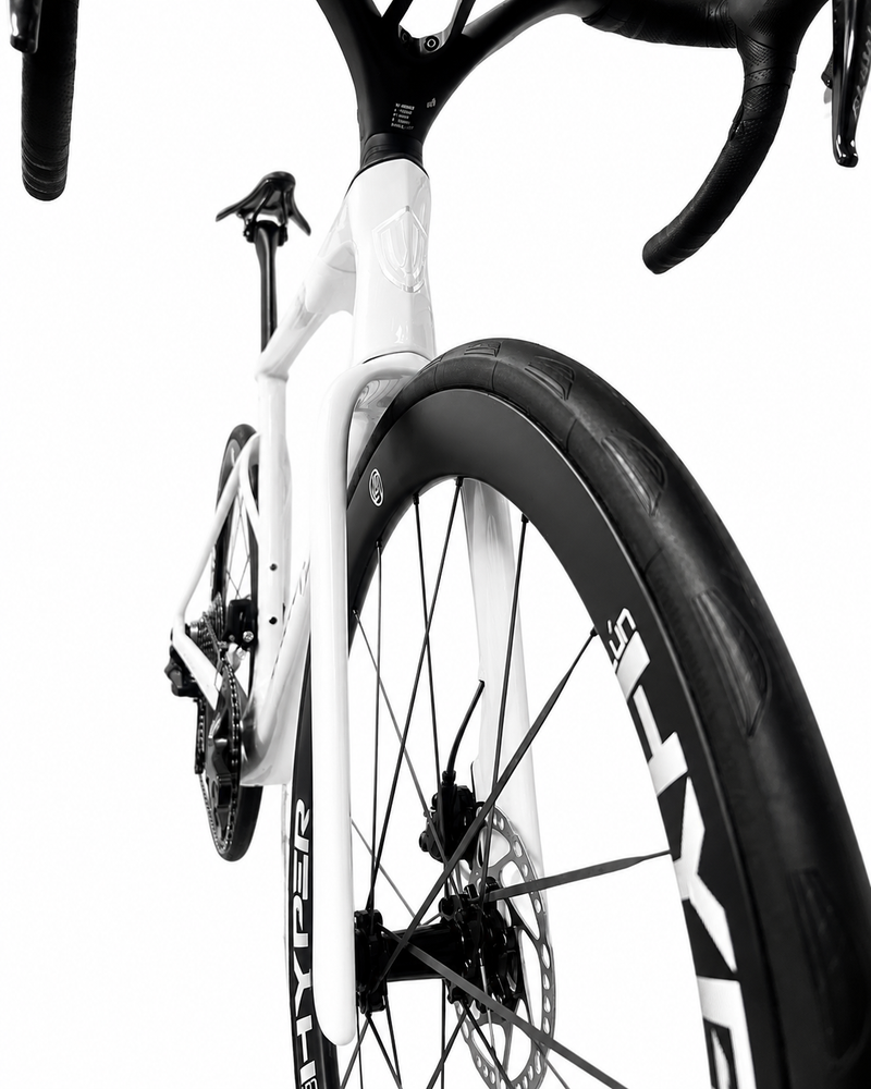 Load image into Gallery viewer, WINSPACE T1600 ULTRA SHIMANO 105 Di2 - CARBON ROAD BIKE - UCI APPROVED
